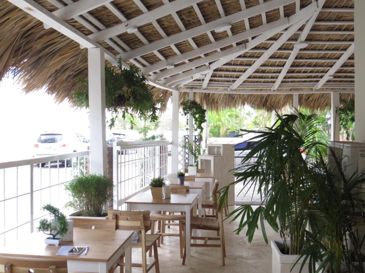 Corales Punta Cana Bagian luar foto